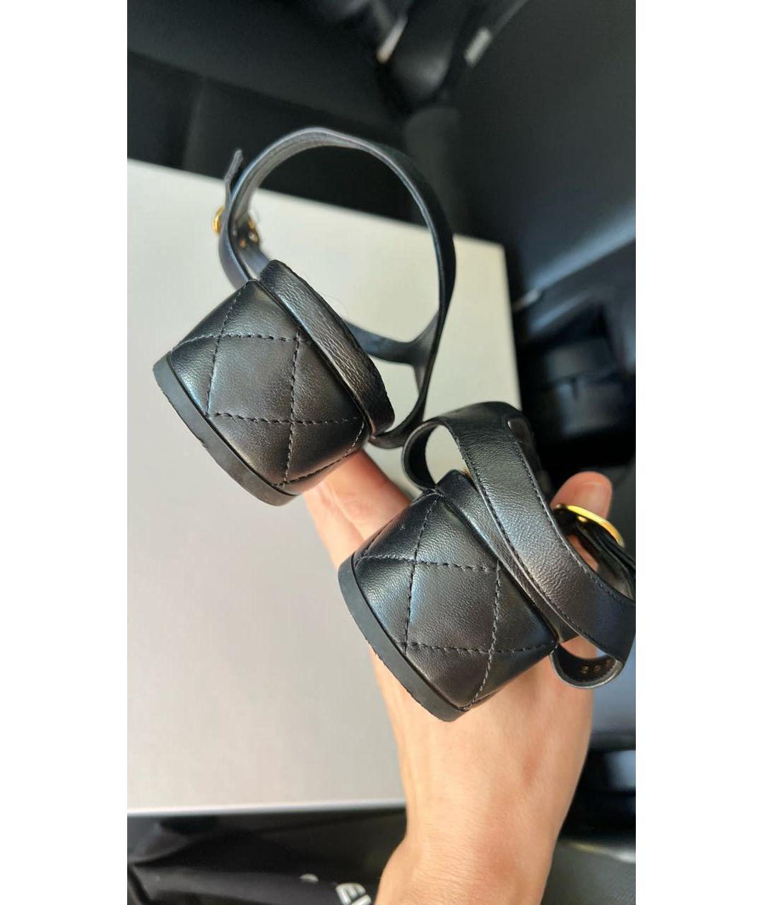 CHANEL Черные кожаные сандалии, фото 2