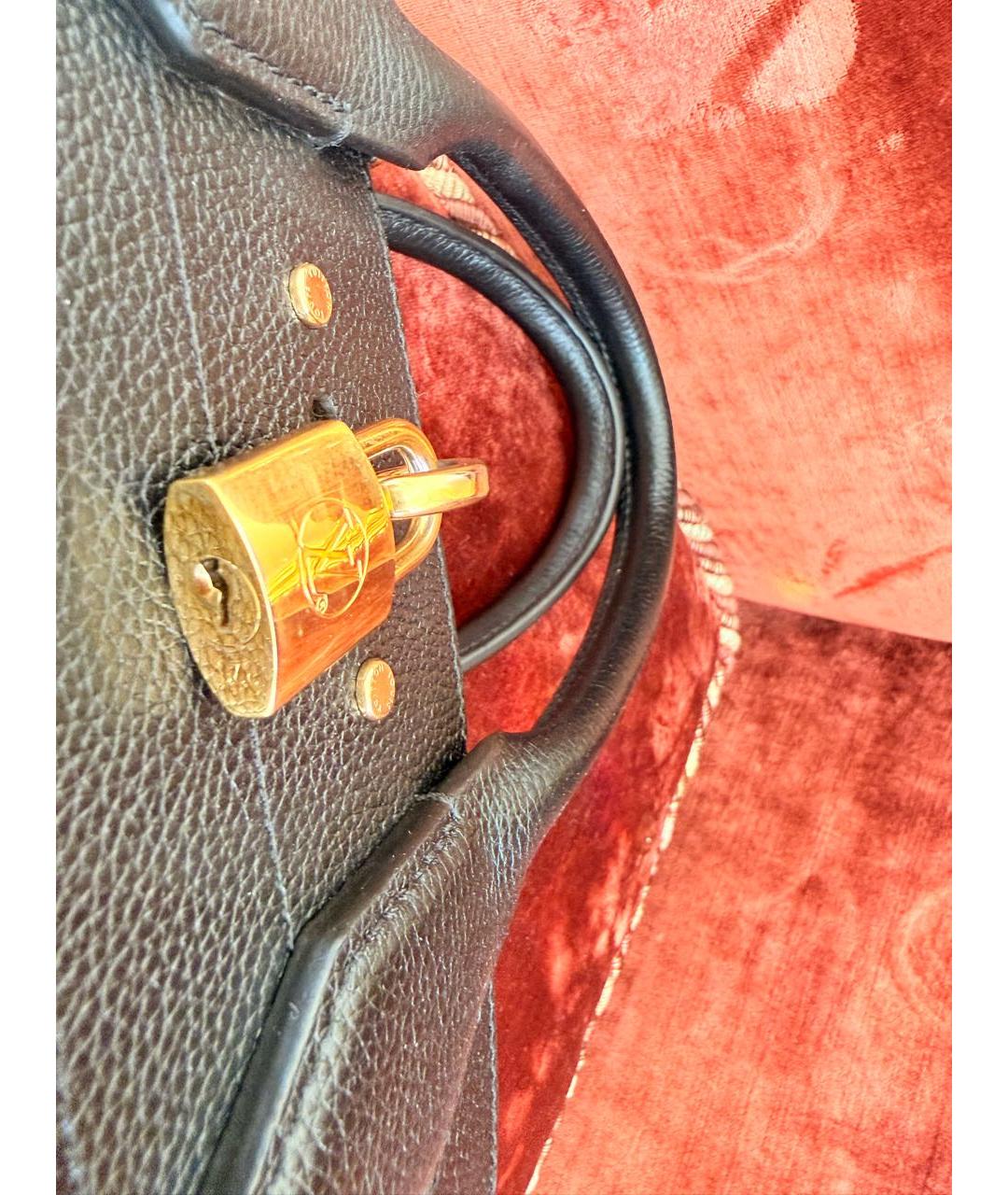 LOUIS VUITTON Черная кожаная сумка с короткими ручками, фото 3