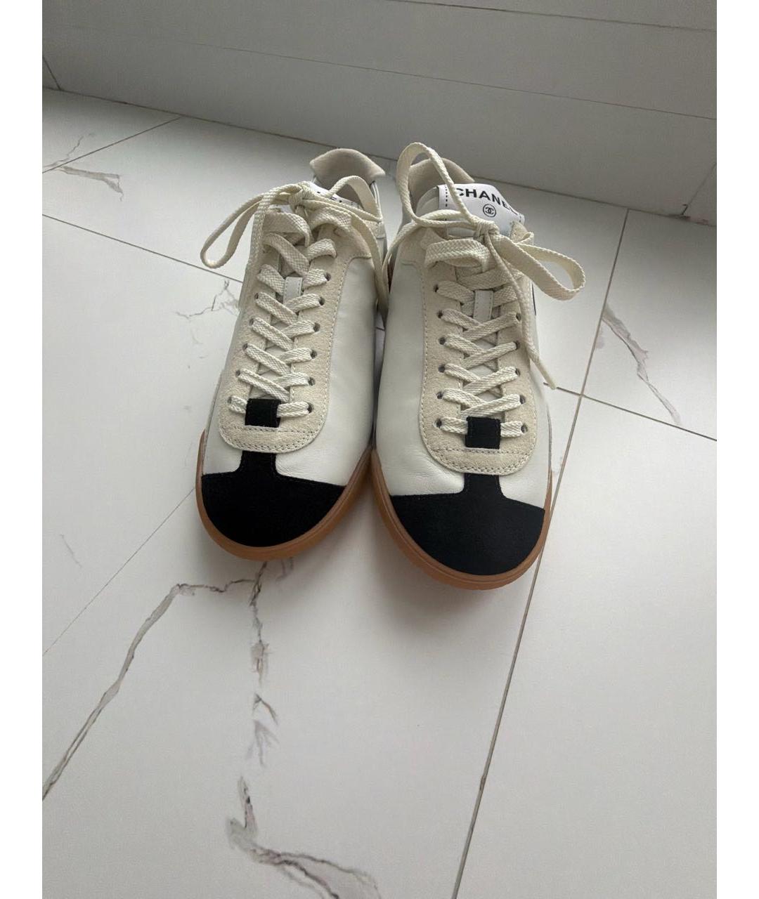 CHANEL Белые кожаные кеды, фото 2