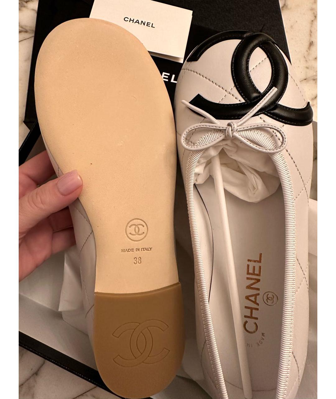 CHANEL Белые кожаные балетки, фото 2