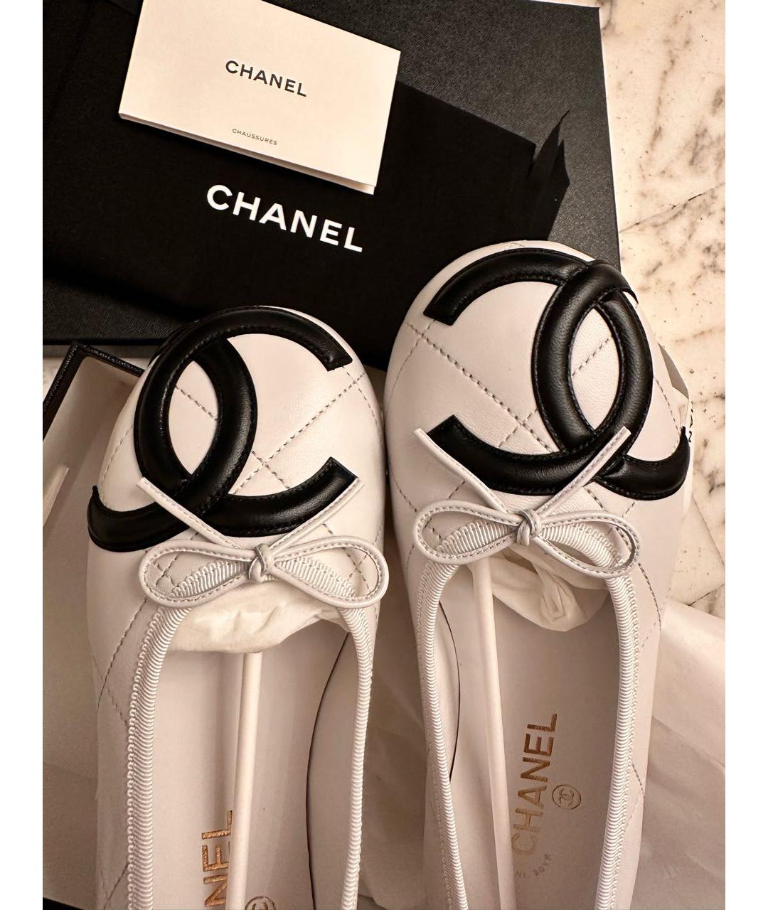 CHANEL Белые кожаные балетки, фото 3