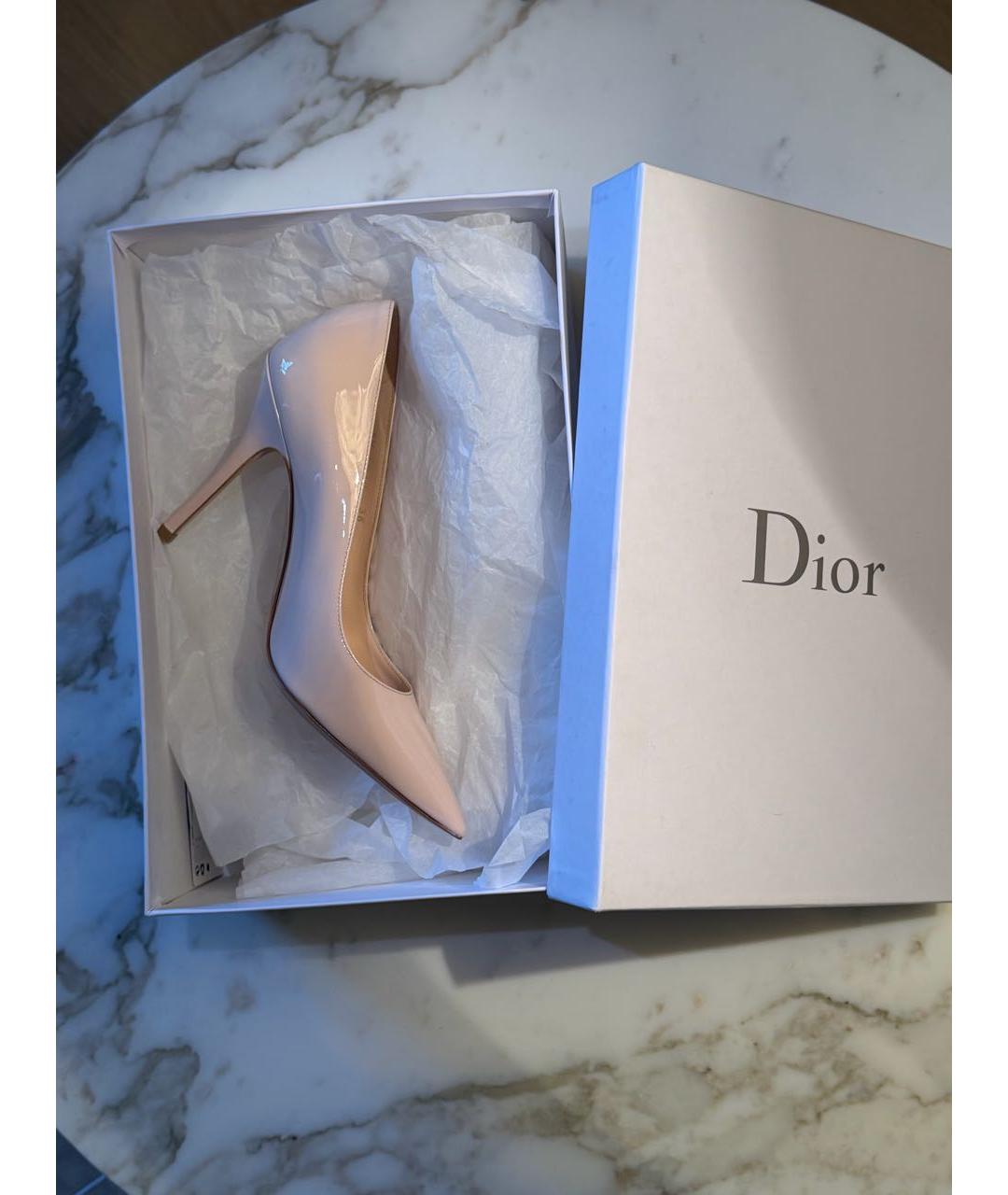 CHRISTIAN DIOR Бежевые туфли из лакированной кожи, фото 7