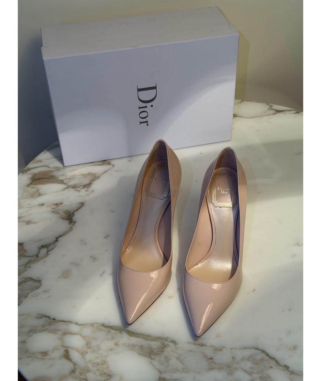 CHRISTIAN DIOR Бежевые туфли из лакированной кожи, фото 3