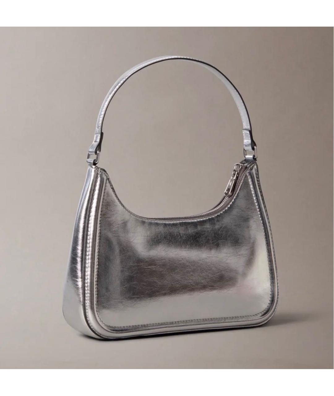 CALVIN KLEIN Серебряная сумка с короткими ручками из лакированной кожи, фото 2