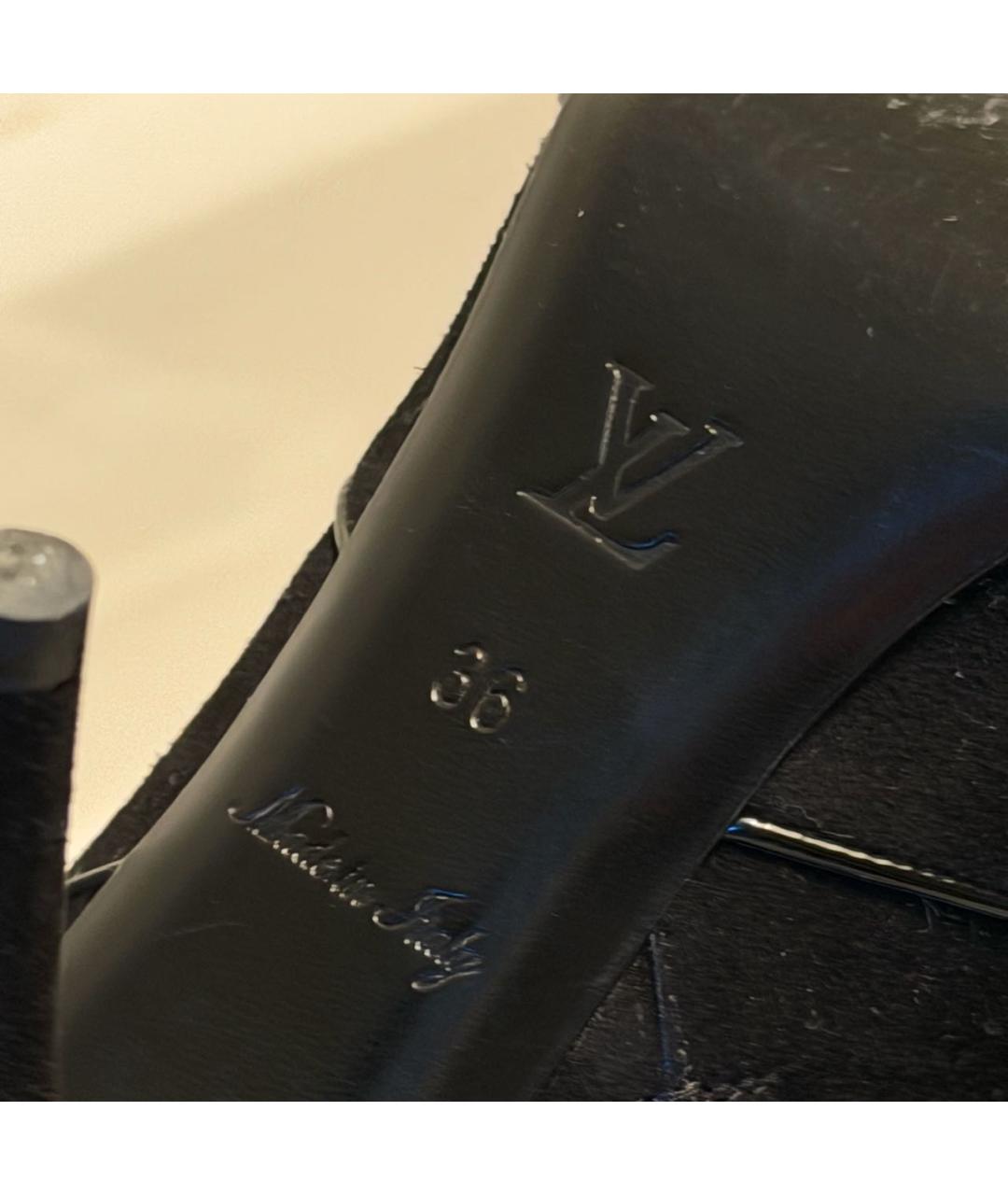 LOUIS VUITTON Черные замшевые ботильоны, фото 5