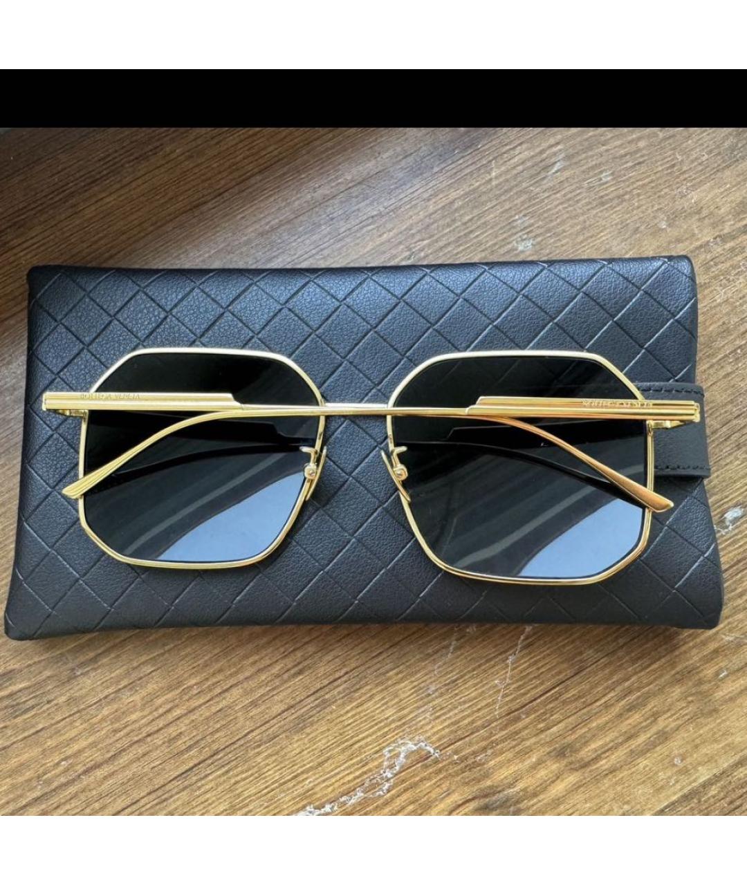 BOTTEGA VENETA Золотые металлические солнцезащитные очки, фото 3