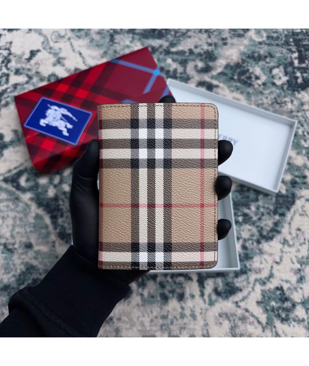 BURBERRY Бежевый кожаный кардхолдер, фото 9