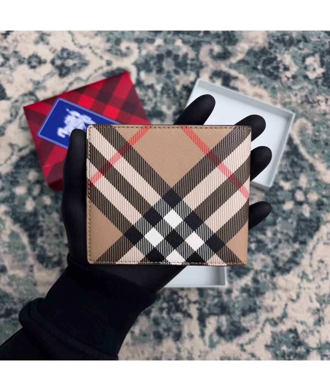 BURBERRY Бежевый кожаный кошелек, фото 2