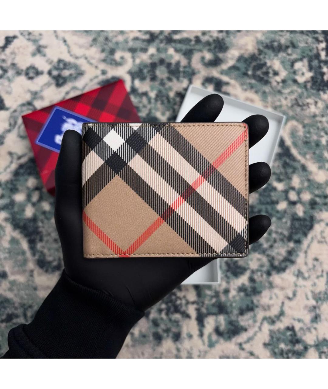 BURBERRY Бежевый кожаный кошелек, фото 2