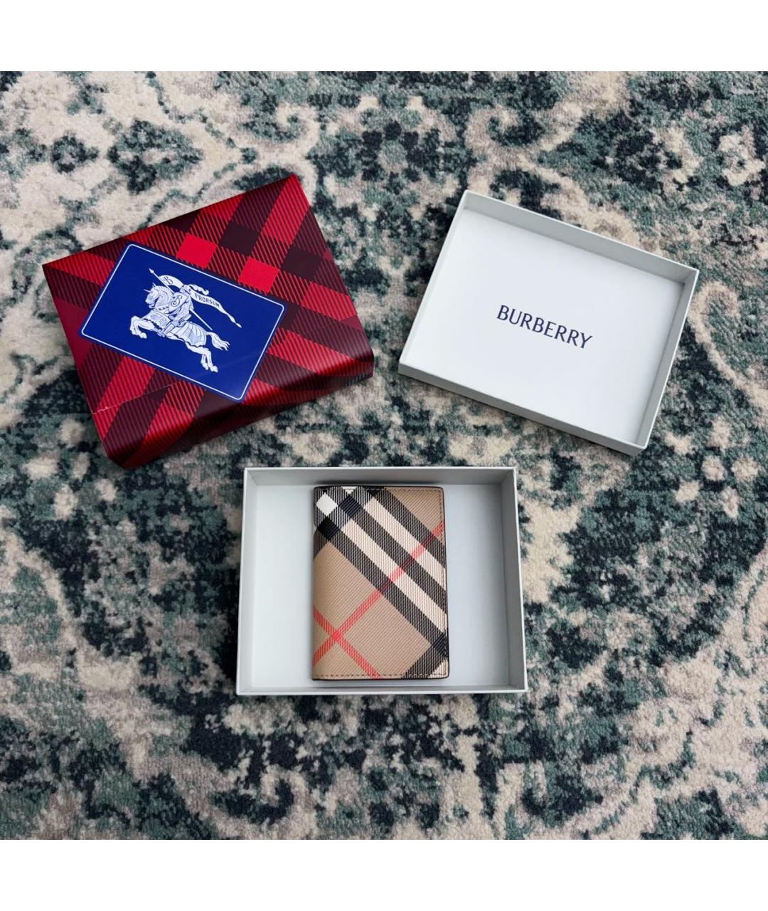 BURBERRY Бежевый кожаный кардхолдер, фото 9
