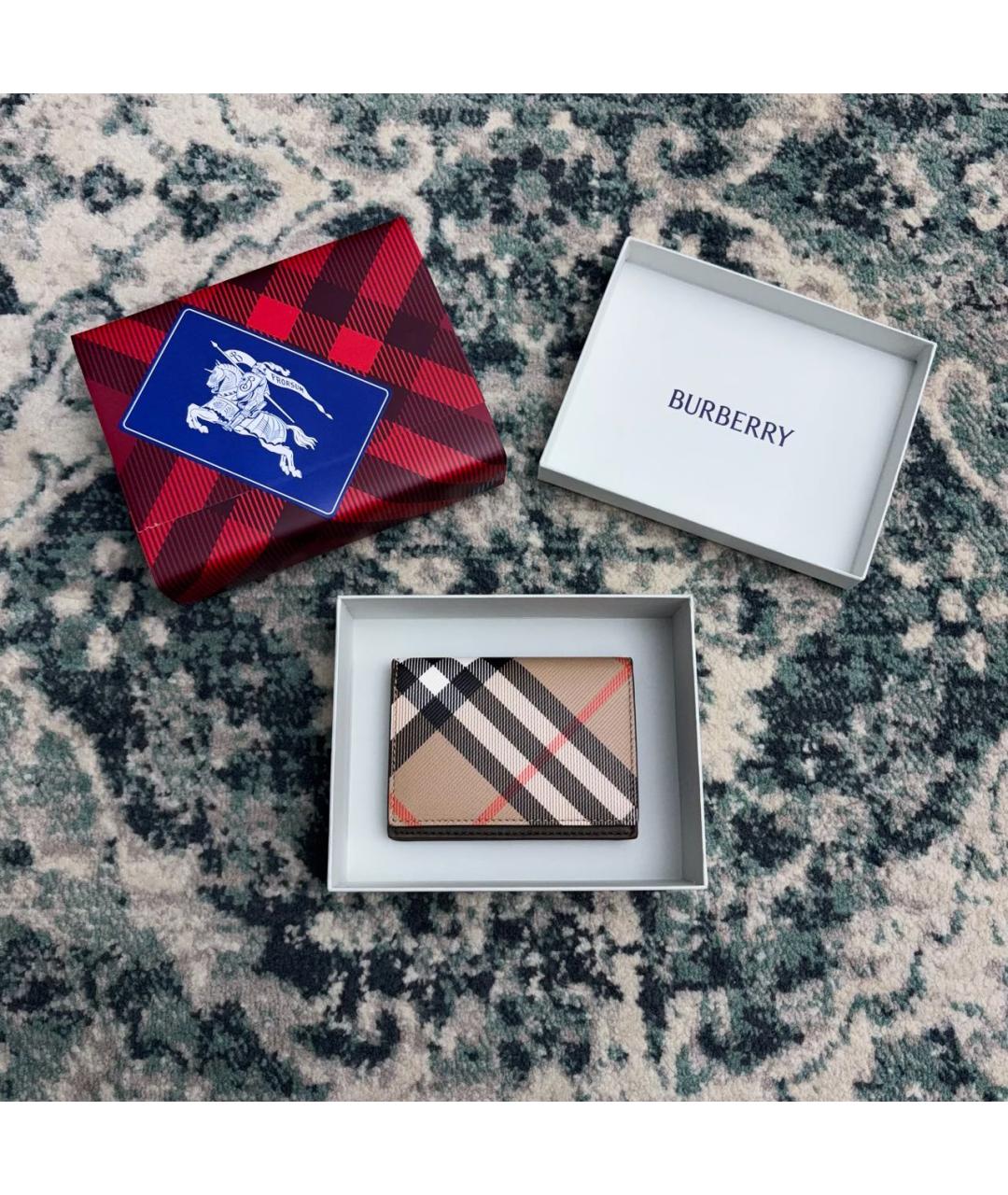 BURBERRY Бежевый кожаный кардхолдер, фото 8