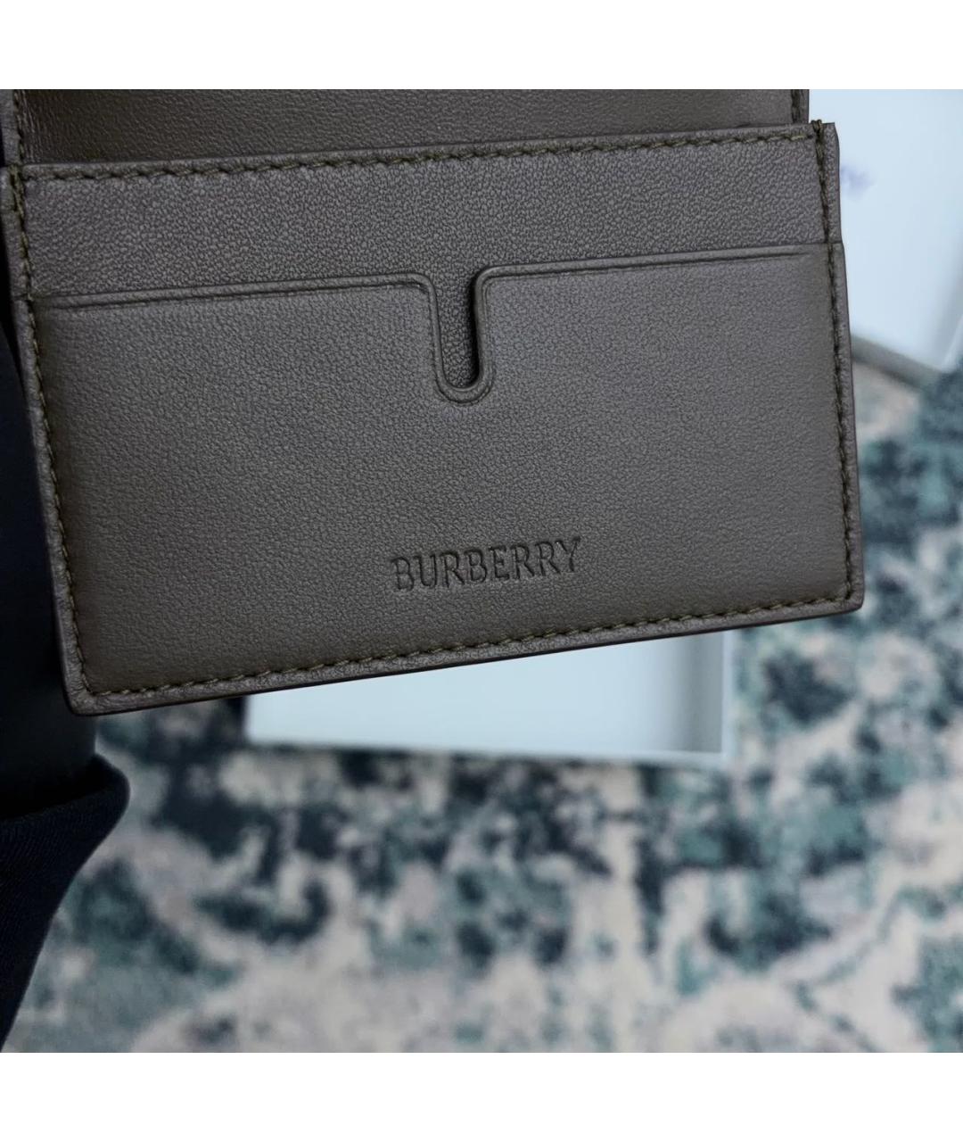 BURBERRY Бежевый кожаный кардхолдер, фото 5