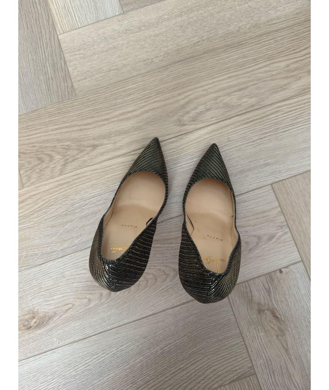 CHRISTIAN LOUBOUTIN Золотые текстильные туфли, фото 3