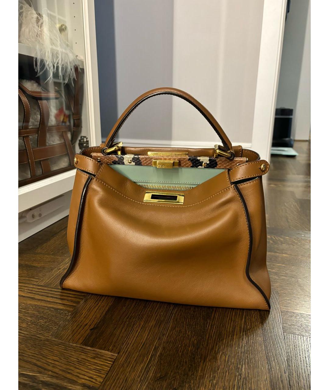 FENDI Коричневая кожаная сумка с короткими ручками, фото 9