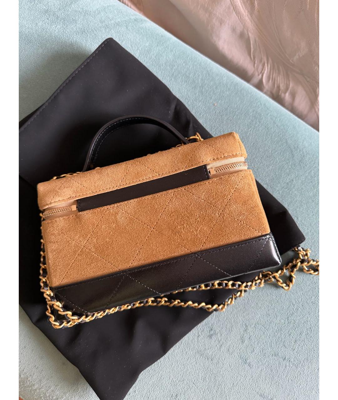 CHANEL Коричневая замшевая сумка с короткими ручками, фото 3