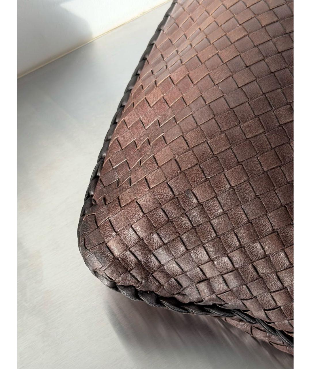 BOTTEGA VENETA Коричневая кожаная сумка с короткими ручками, фото 4