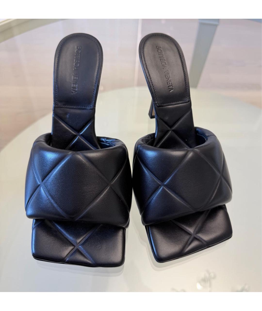 BOTTEGA VENETA Черные кожаные мюли, фото 2