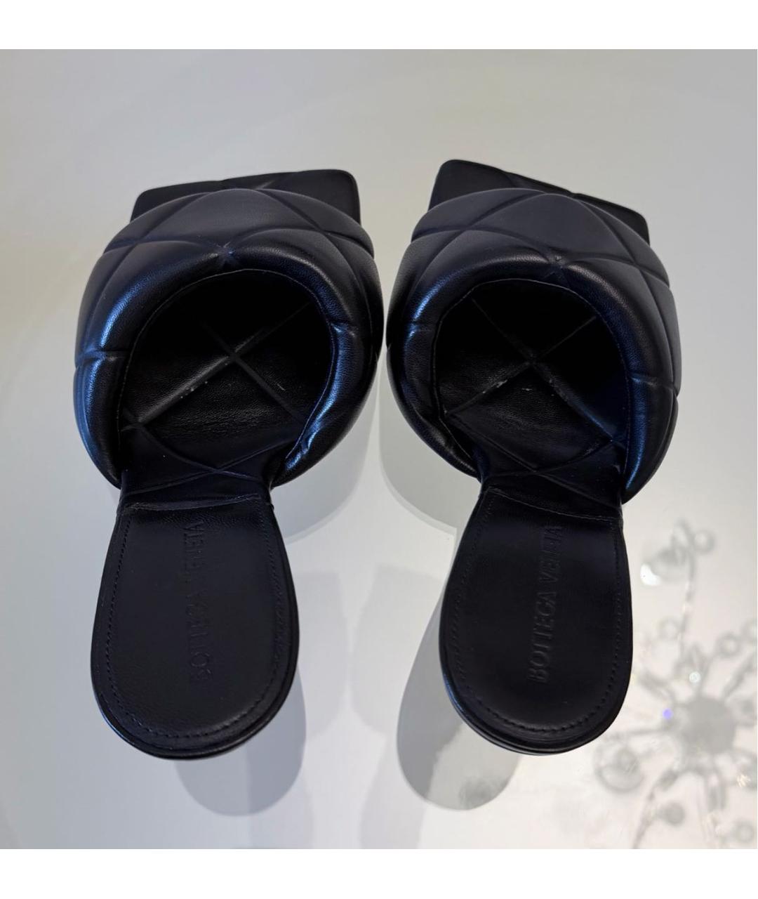 BOTTEGA VENETA Черные кожаные мюли, фото 3