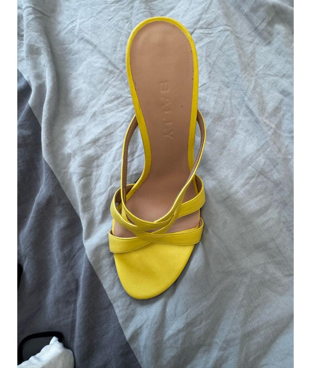 BALLY Желтые кожаные босоножки, фото 3