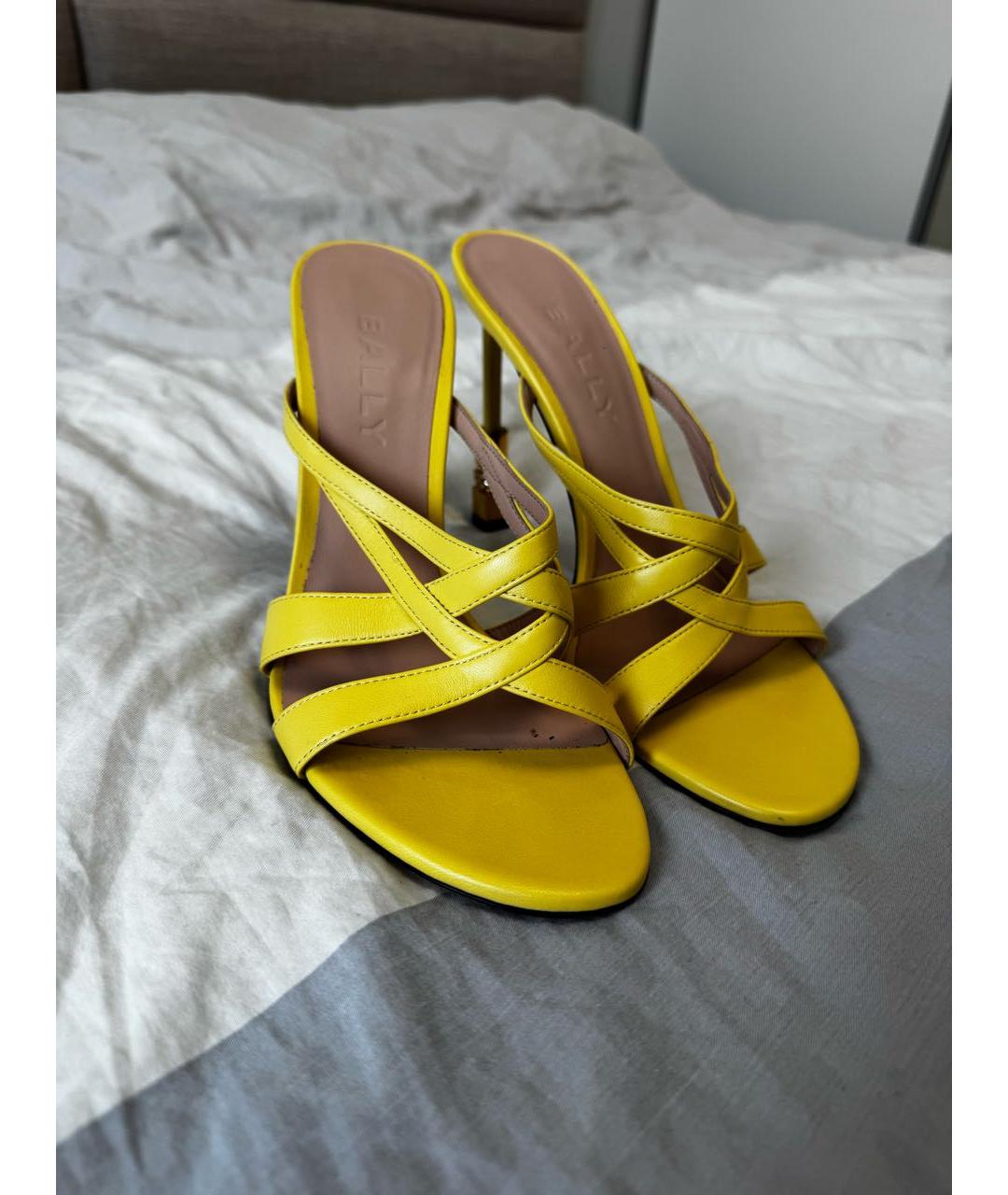 BALLY Желтые кожаные босоножки, фото 7