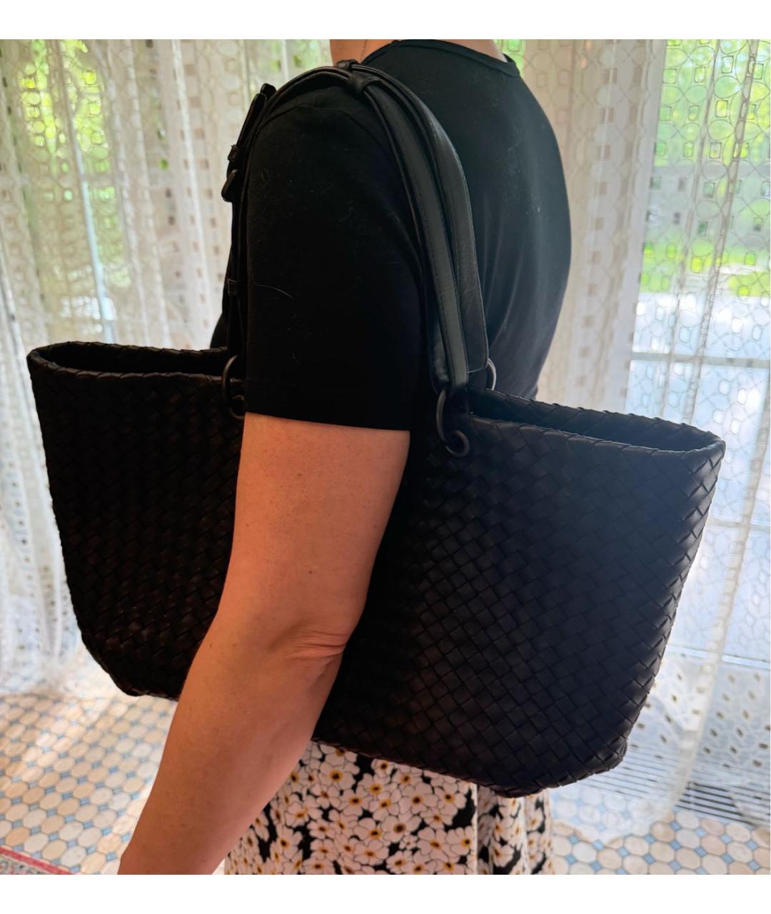 BOTTEGA VENETA Черная кожаная сумка тоут, фото 8