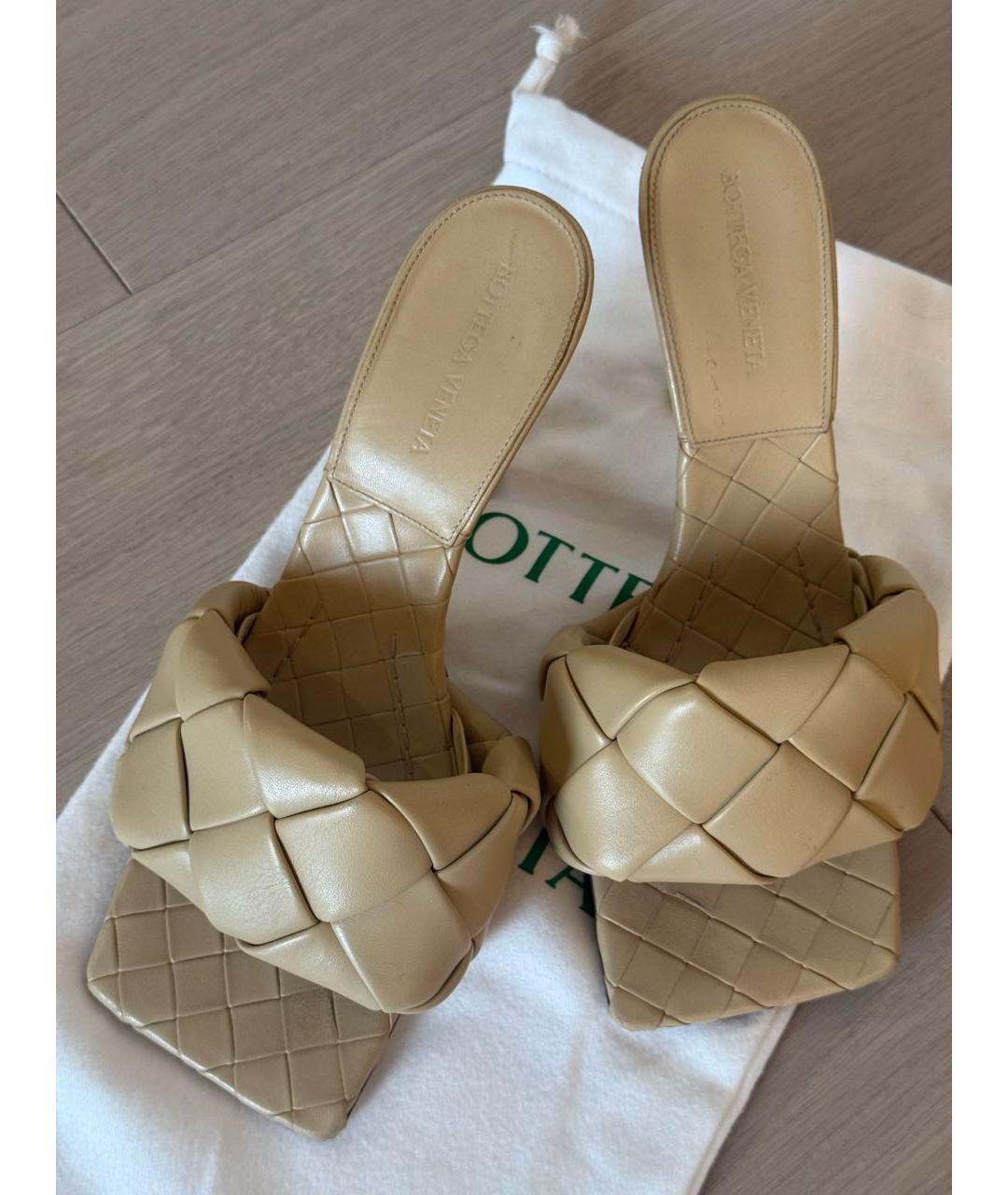 BOTTEGA VENETA Бежевые кожаные мюли, фото 3