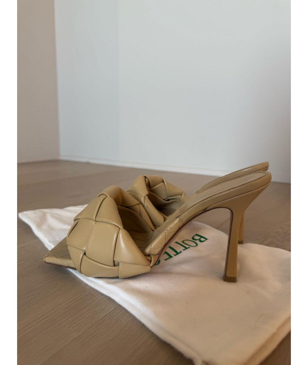 BOTTEGA VENETA Бежевые кожаные мюли, фото 5