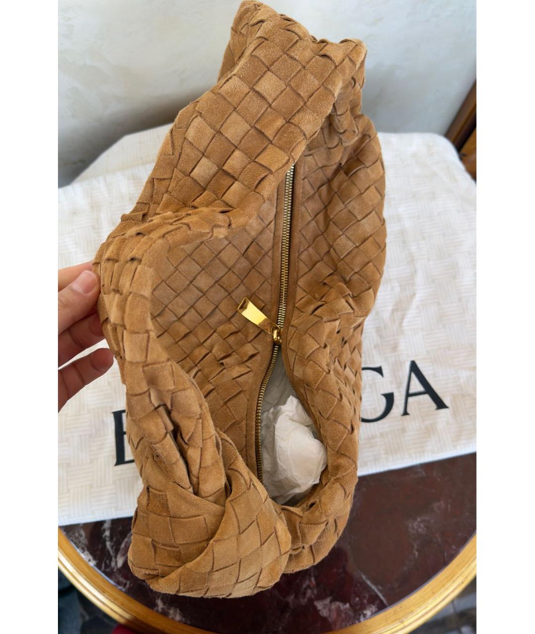 BOTTEGA VENETA Коричневая замшевая сумка с короткими ручками, фото 5