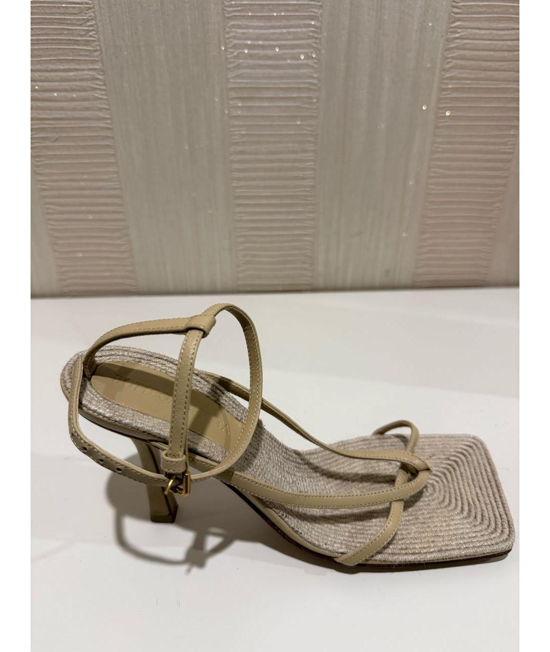 BOTTEGA VENETA Бежевые кожаные босоножки, фото 5