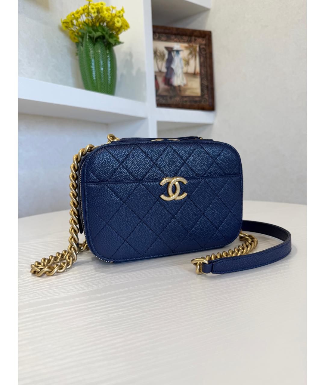 CHANEL Темно-синяя кожаная сумка через плечо, фото 3