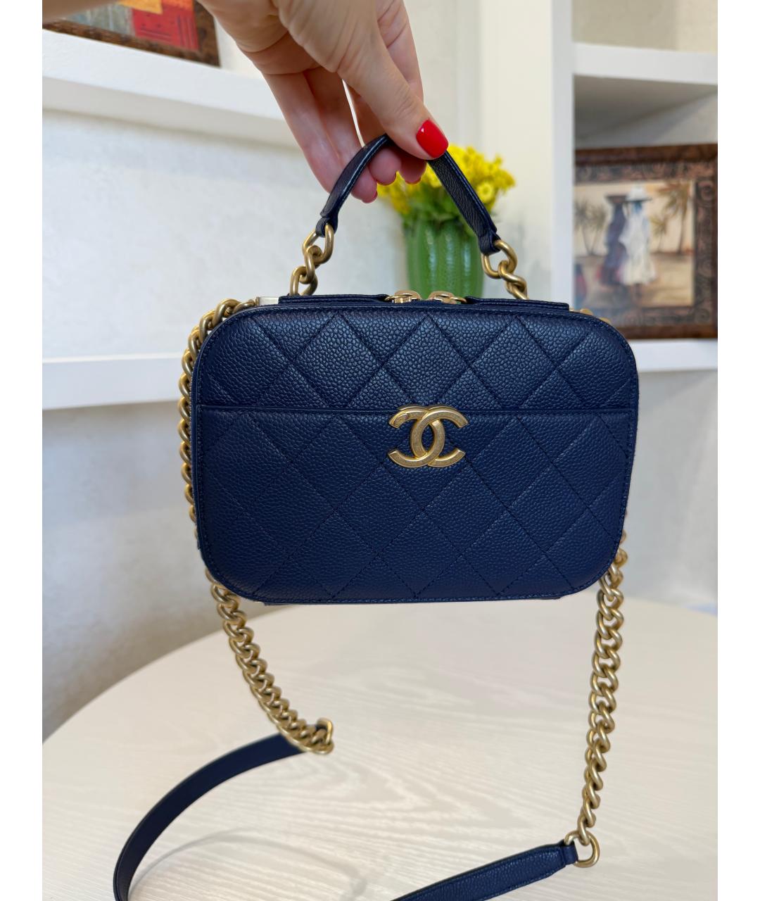 CHANEL Темно-синяя кожаная сумка через плечо, фото 5