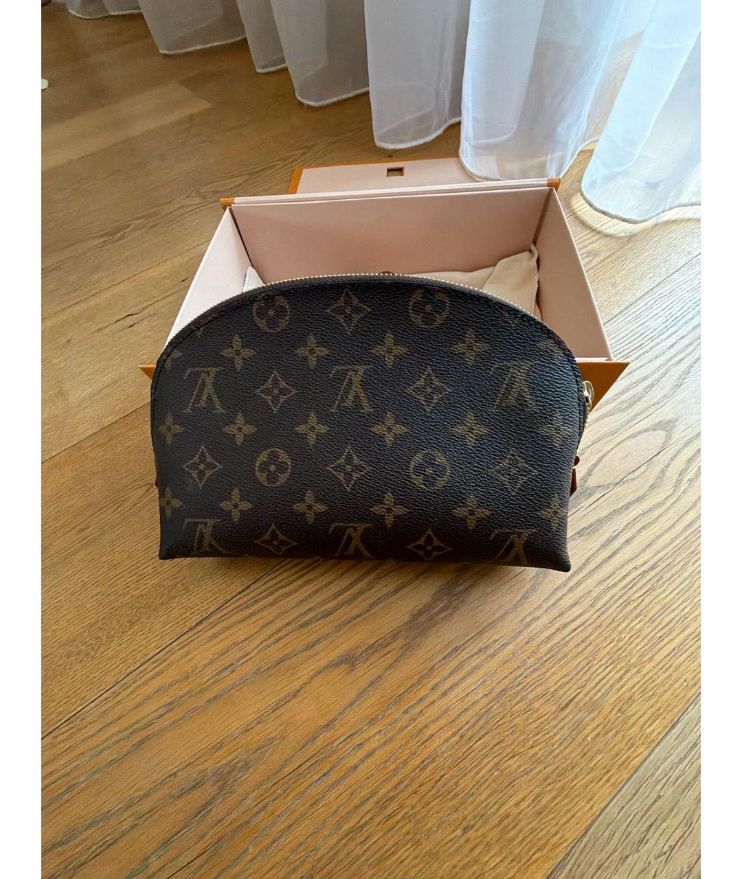 LOUIS VUITTON BEAUTY Коричневая косметичка, фото 7
