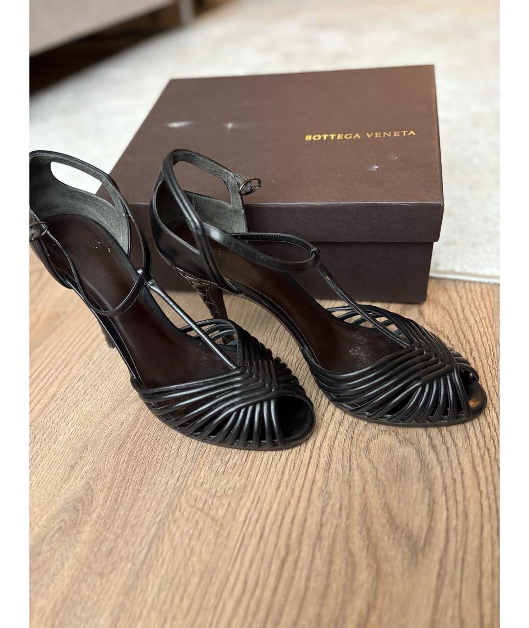 BOTTEGA VENETA Черные кожаные босоножки, фото 6