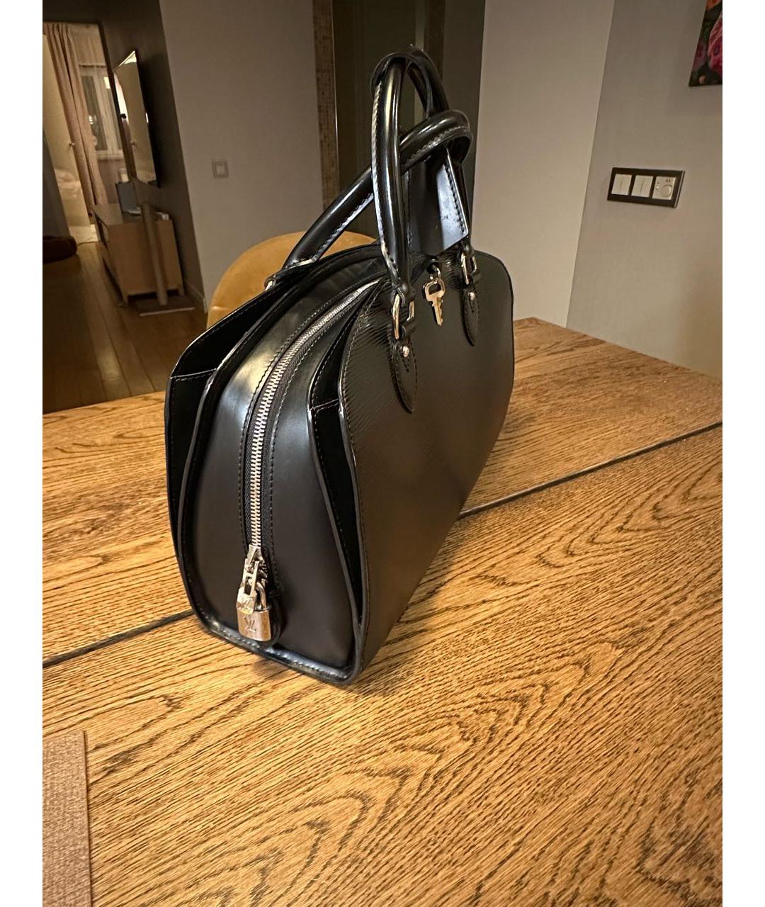LOUIS VUITTON Черная кожаная сумка с короткими ручками, фото 2