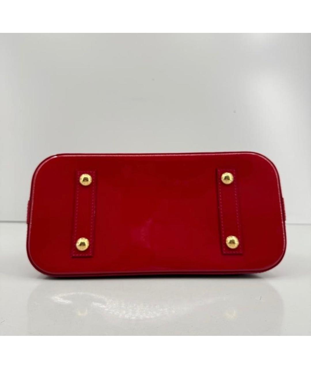 LOUIS VUITTON Красная сумка с короткими ручками из лакированной кожи, фото 4