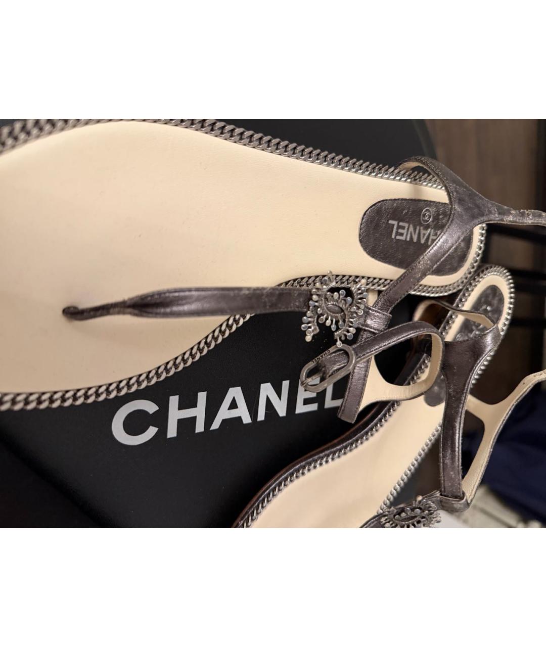CHANEL Серые кожаные сандалии, фото 5