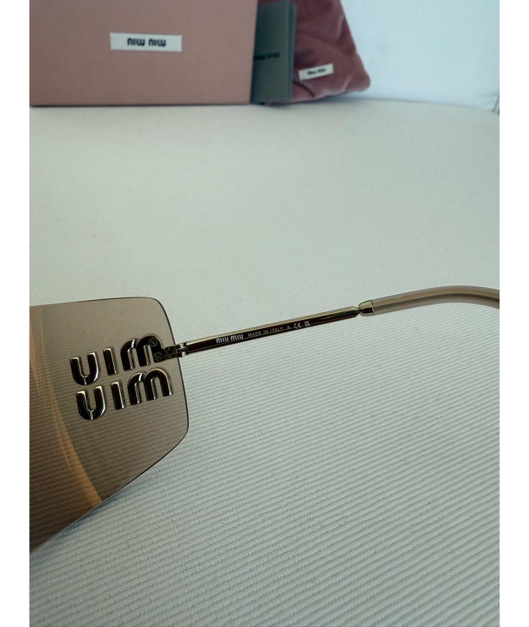 MIU MIU Золотые пластиковые солнцезащитные очки, фото 5