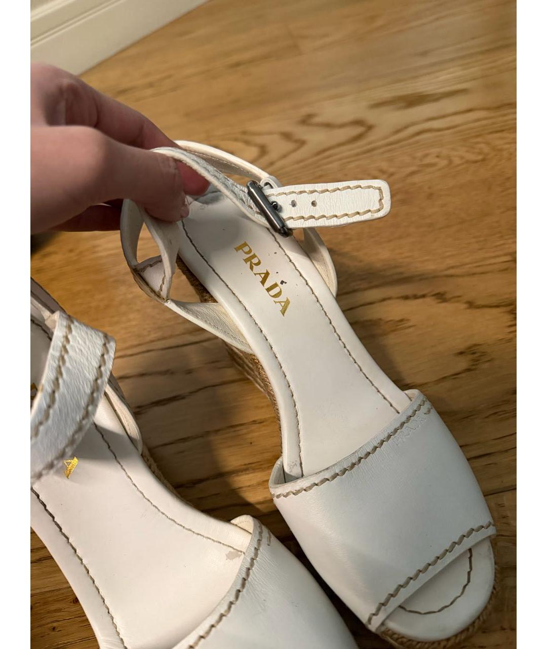 PRADA Белые кожаные босоножки, фото 2