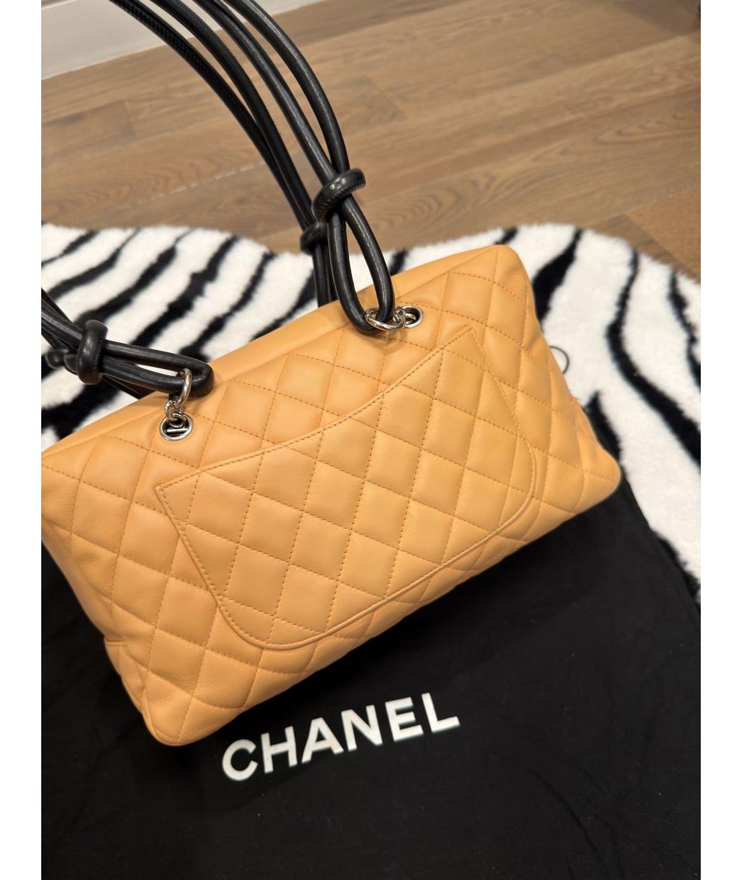 CHANEL Бежевая кожаная сумка с короткими ручками, фото 5