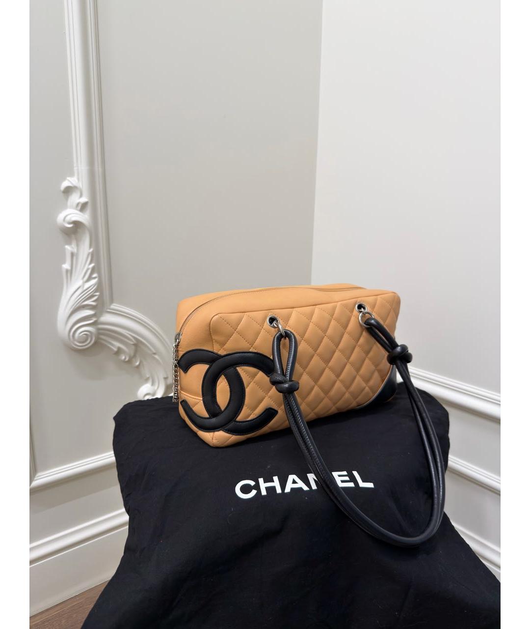CHANEL Бежевая кожаная сумка с короткими ручками, фото 9
