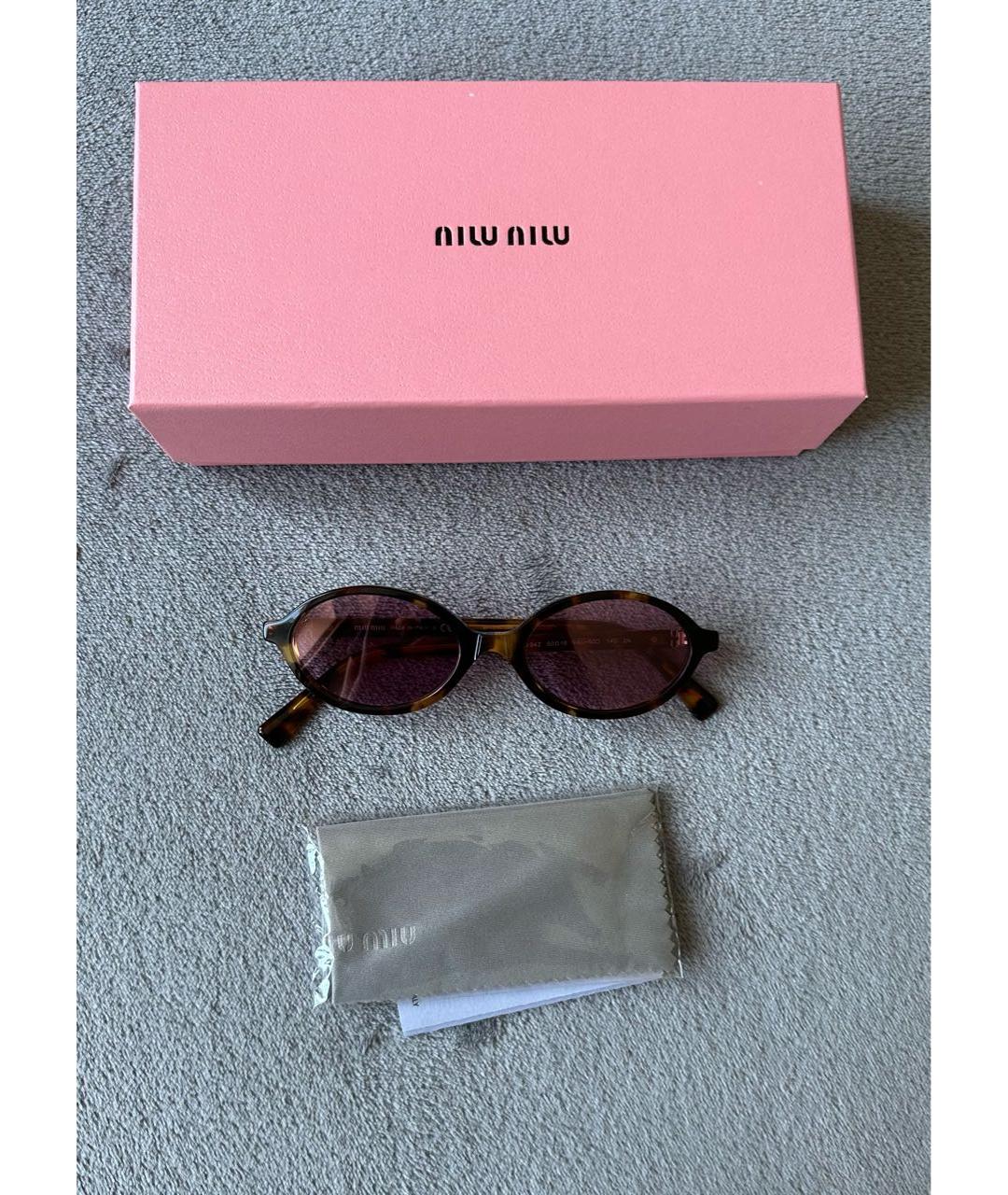 MIU MIU Коричневые пластиковые солнцезащитные очки, фото 4