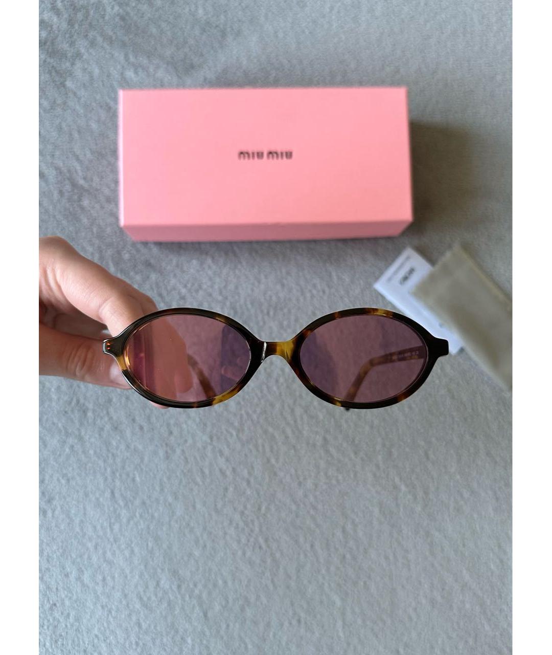MIU MIU Коричневые пластиковые солнцезащитные очки, фото 2