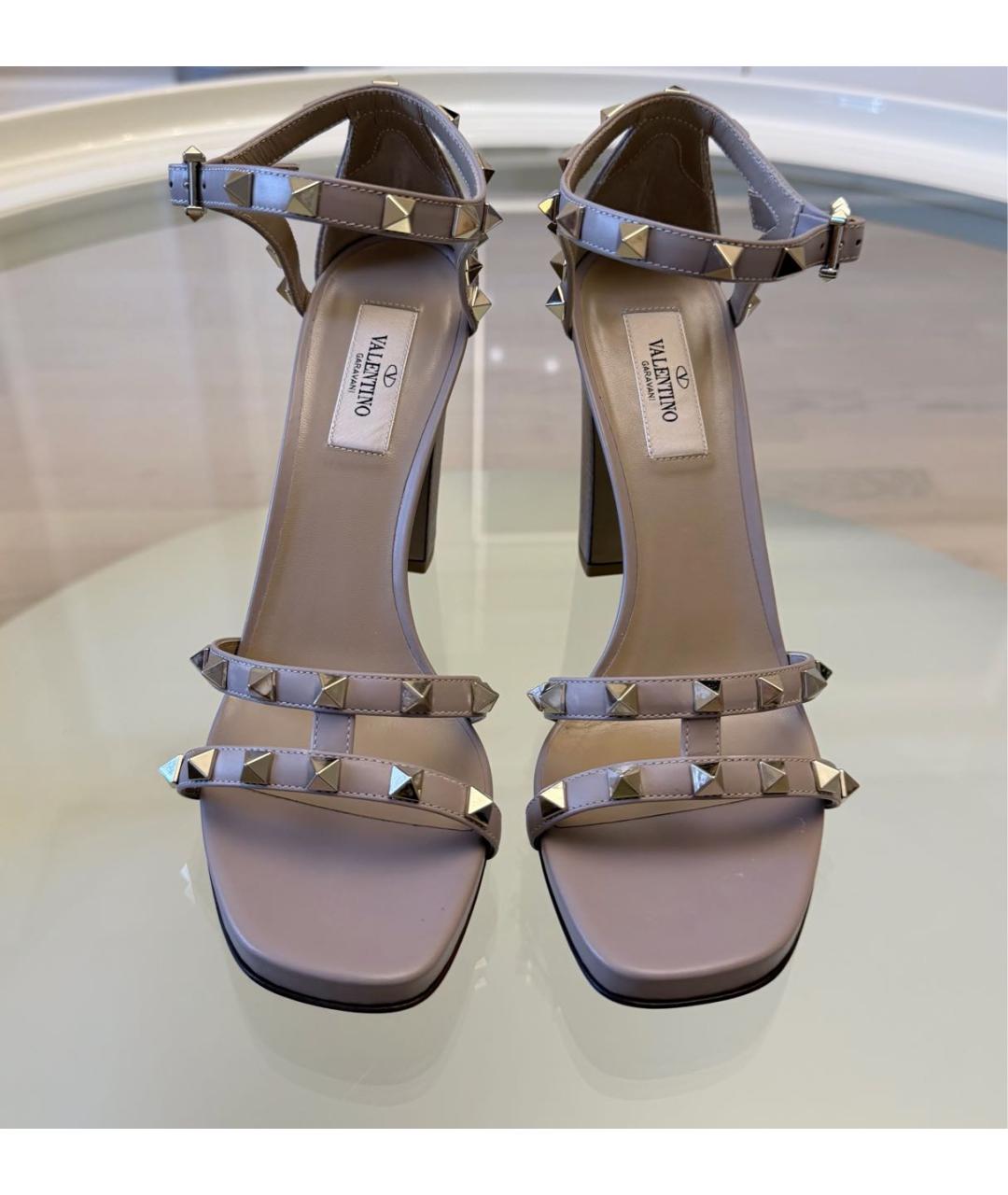 VALENTINO Бежевые кожаные босоножки, фото 2
