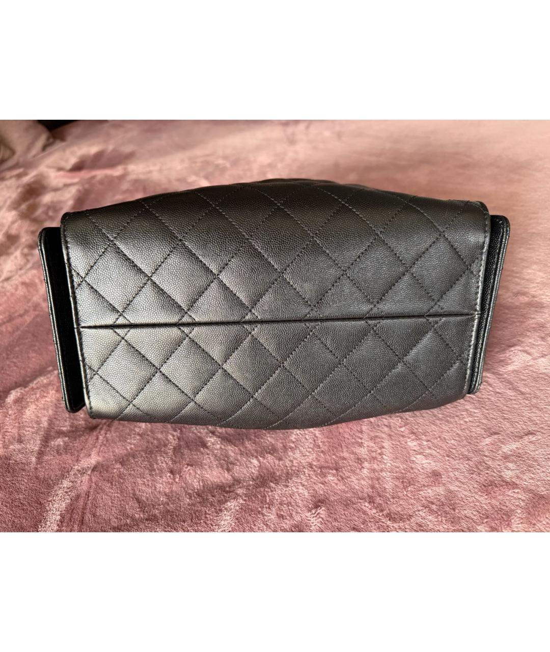 CHANEL Черная кожаная сумка с короткими ручками, фото 4