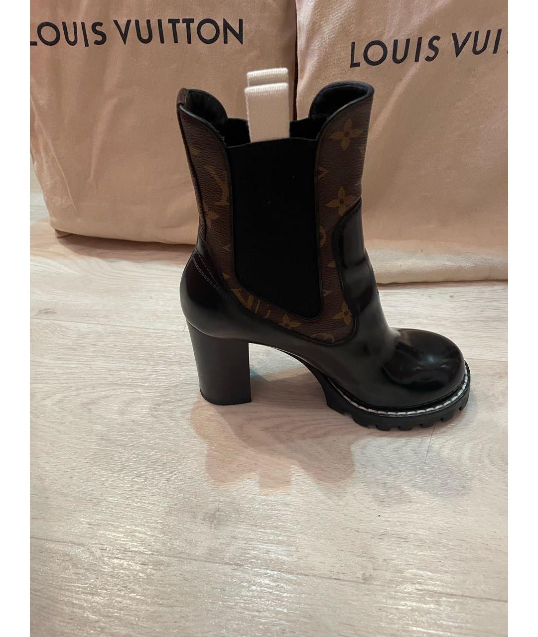 LOUIS VUITTON Черные ботильоны из лакированной кожи, фото 5