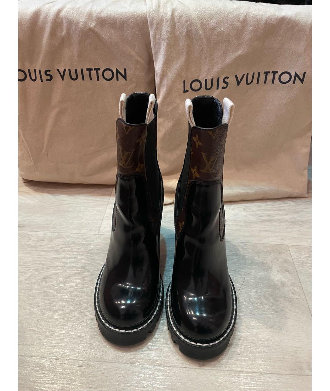 LOUIS VUITTON Черные ботильоны из лакированной кожи, фото 2