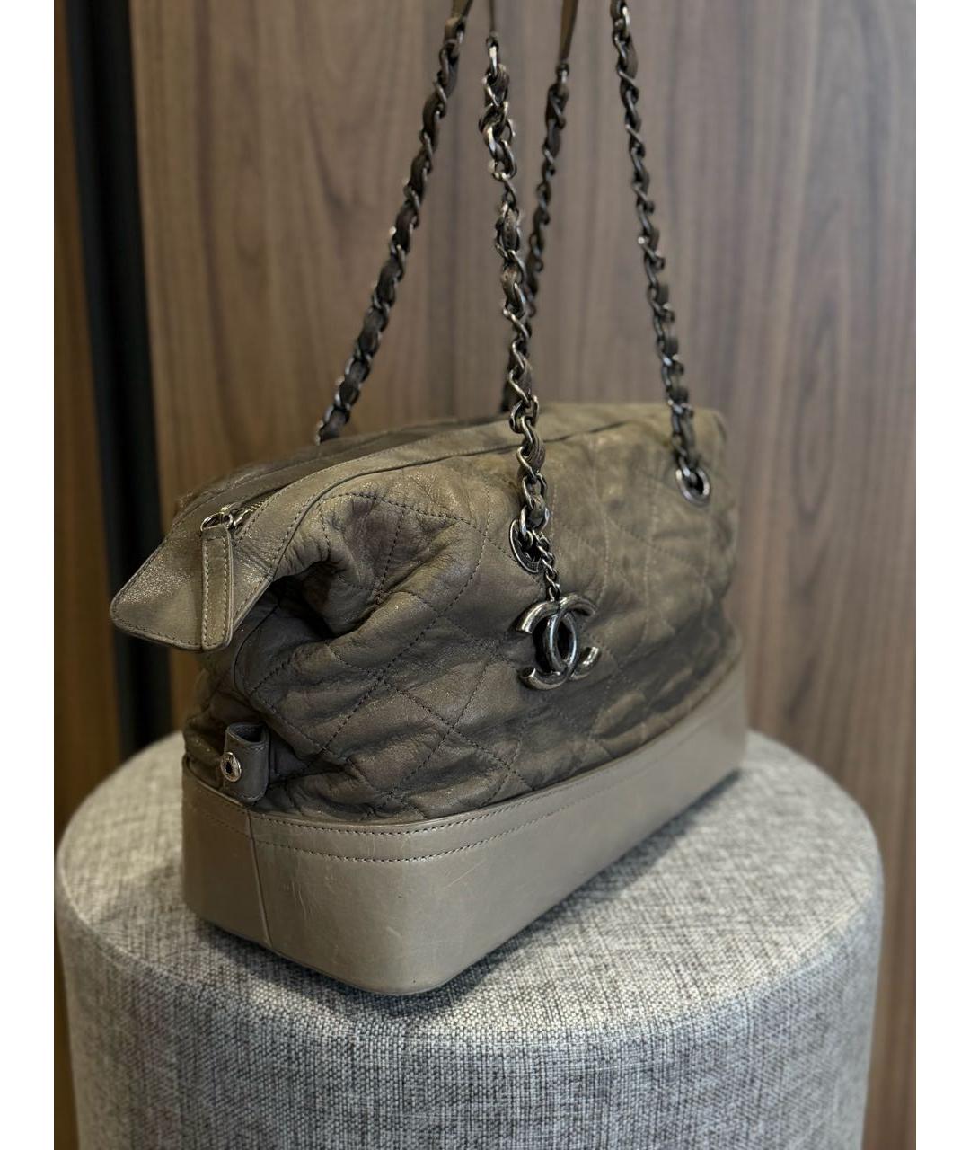 CHANEL Антрацитовая кожаная сумка через плечо, фото 2