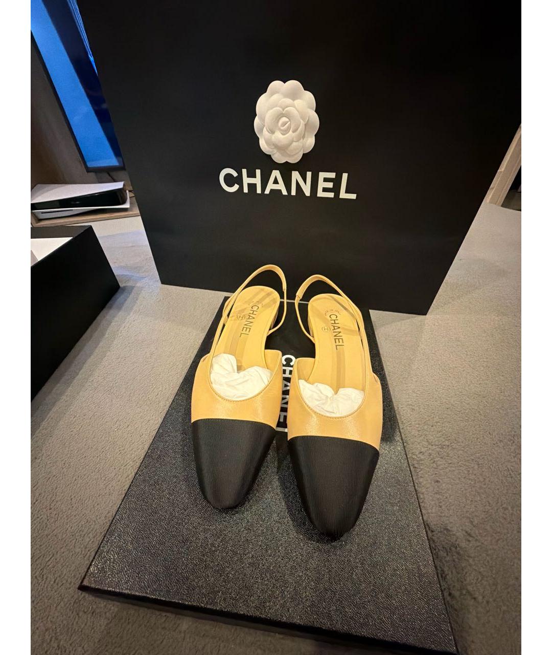 CHANEL Бежевые кожаные балетки, фото 2