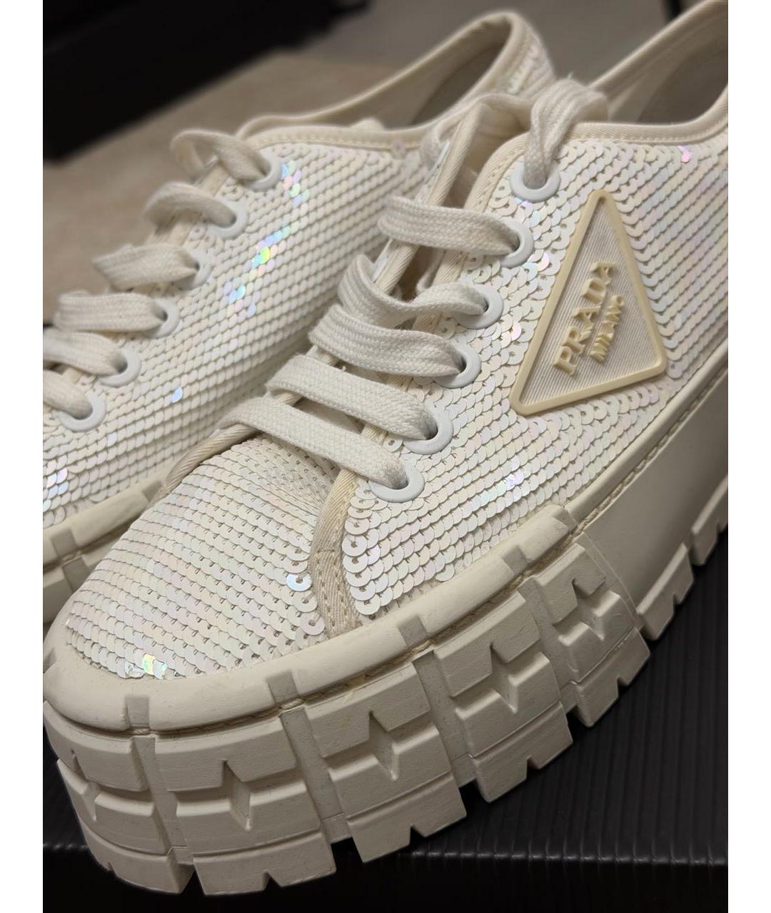 PRADA Белые текстильные кеды, фото 3