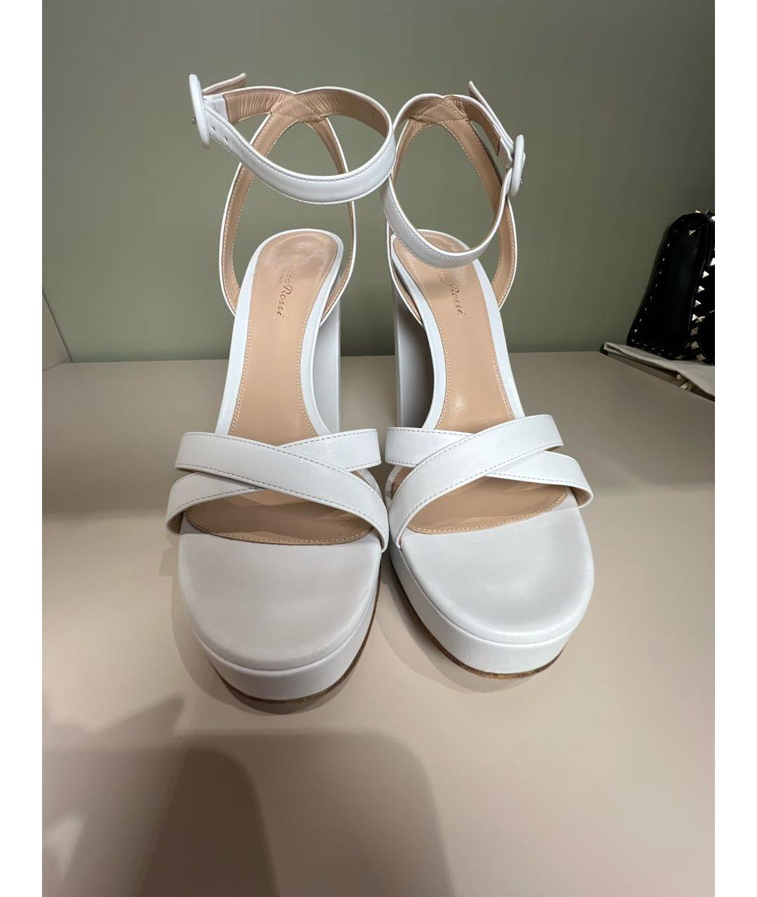 GIANVITO ROSSI Белые кожаные босоножки, фото 2